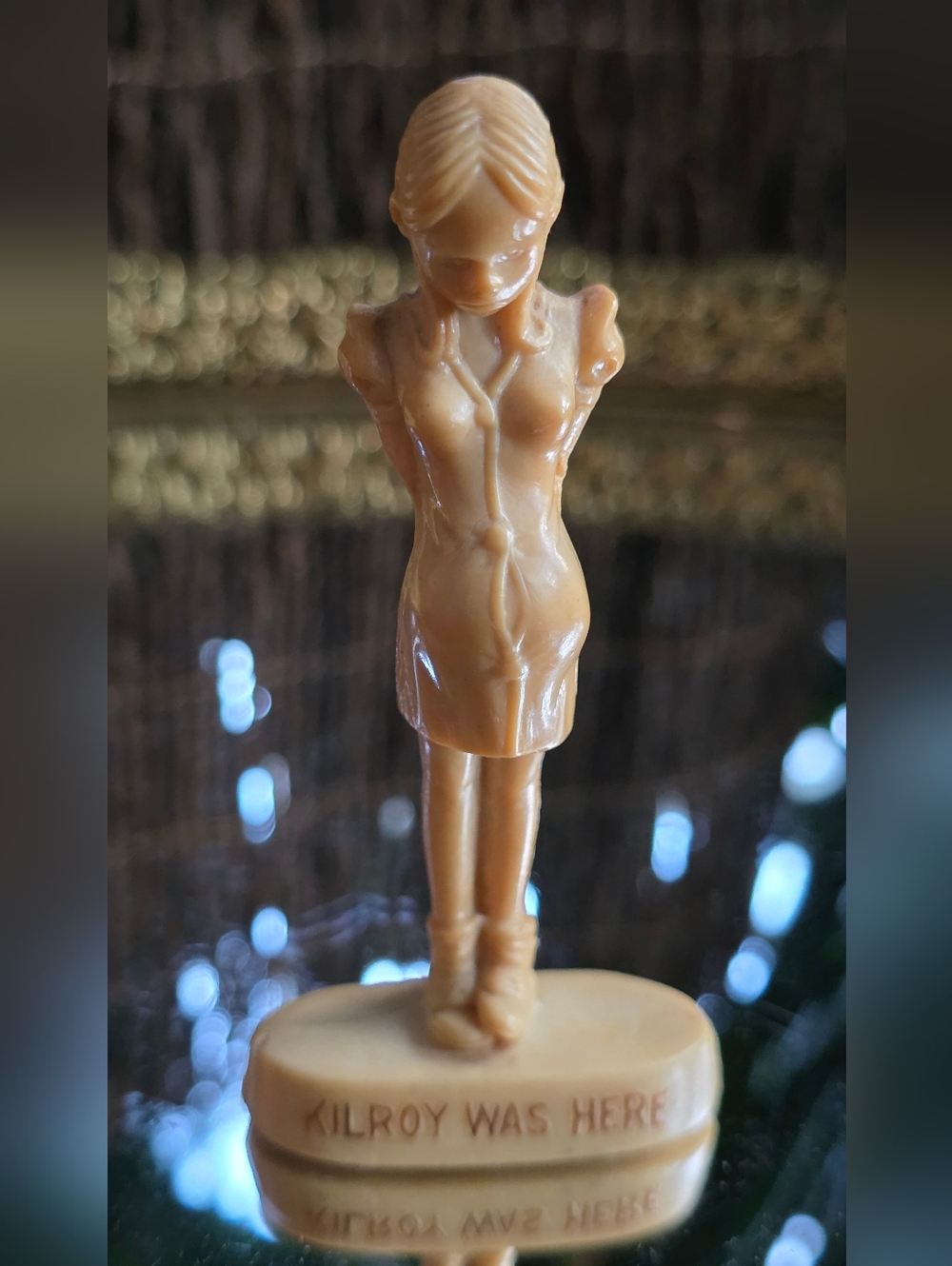 Vintage WW2 "Kilroy Was Here" Statue Figurine Pregnant Girl 3.75"